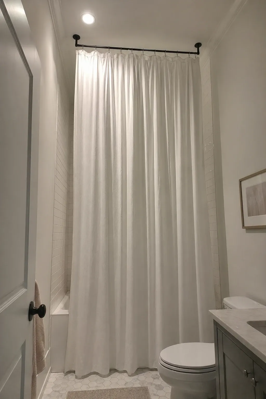 nautical or coastal theme in a bathroom