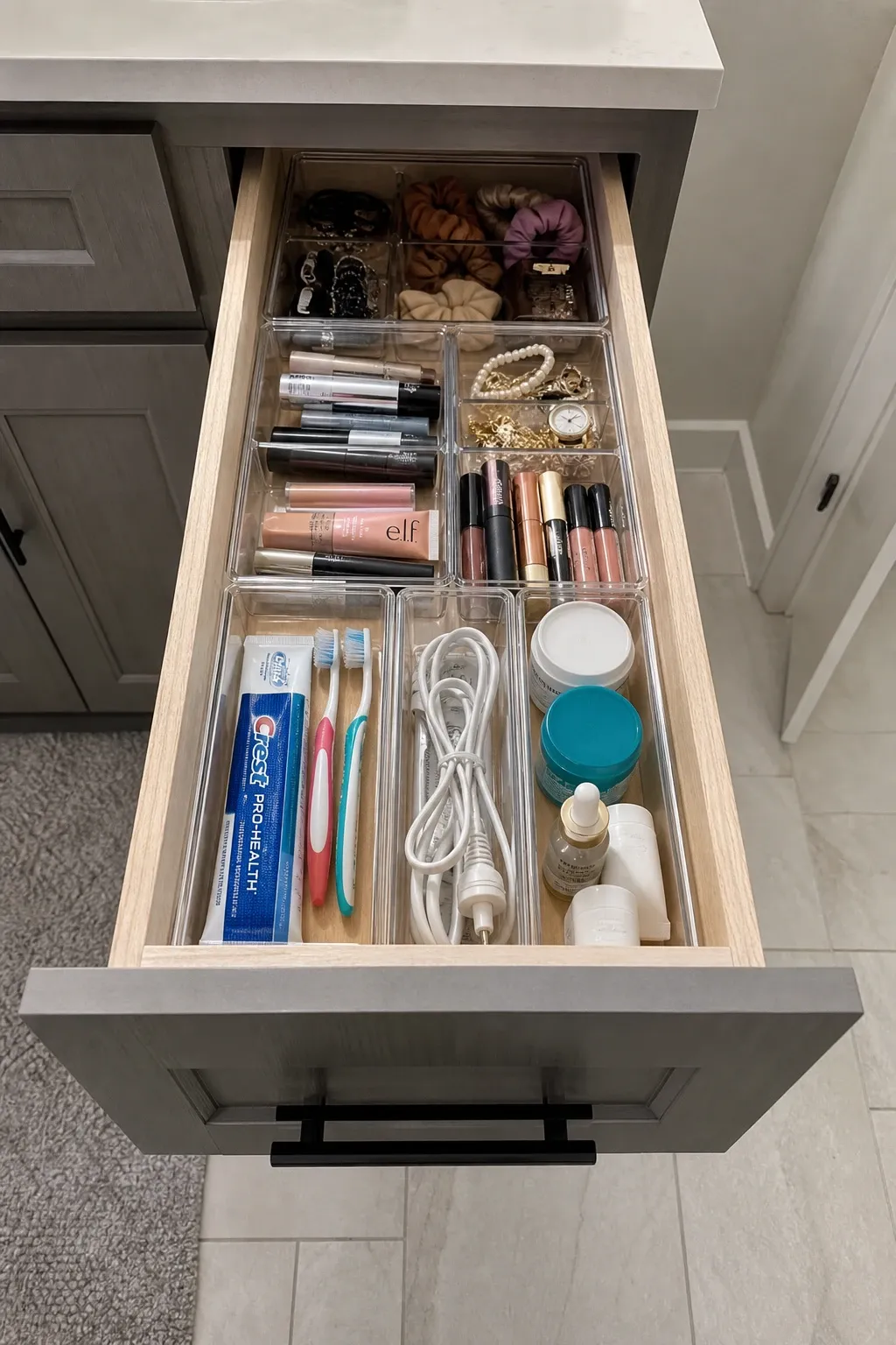 drawer dividers in a bathroom
